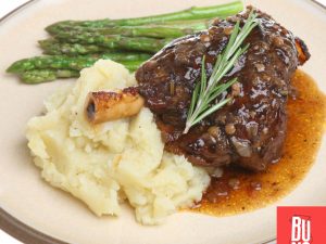 Rasol de Miel gatit lent cu sparanghel verde la abur ardente si piure de cartofi cu smantana